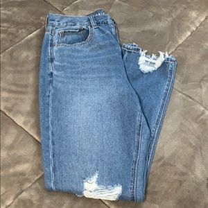 AE - Distressed Mom Jean - Size 8